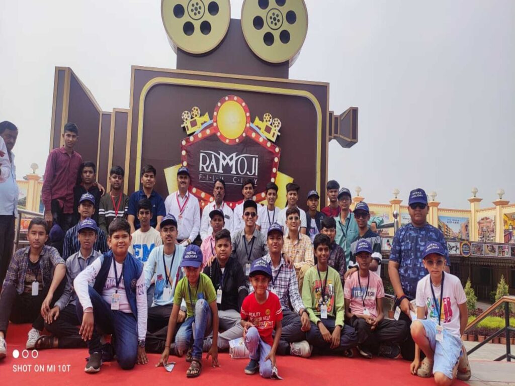 WhatsApp Image 2024 03 16 at 08. 1 Heera Holiday Tours & Travels