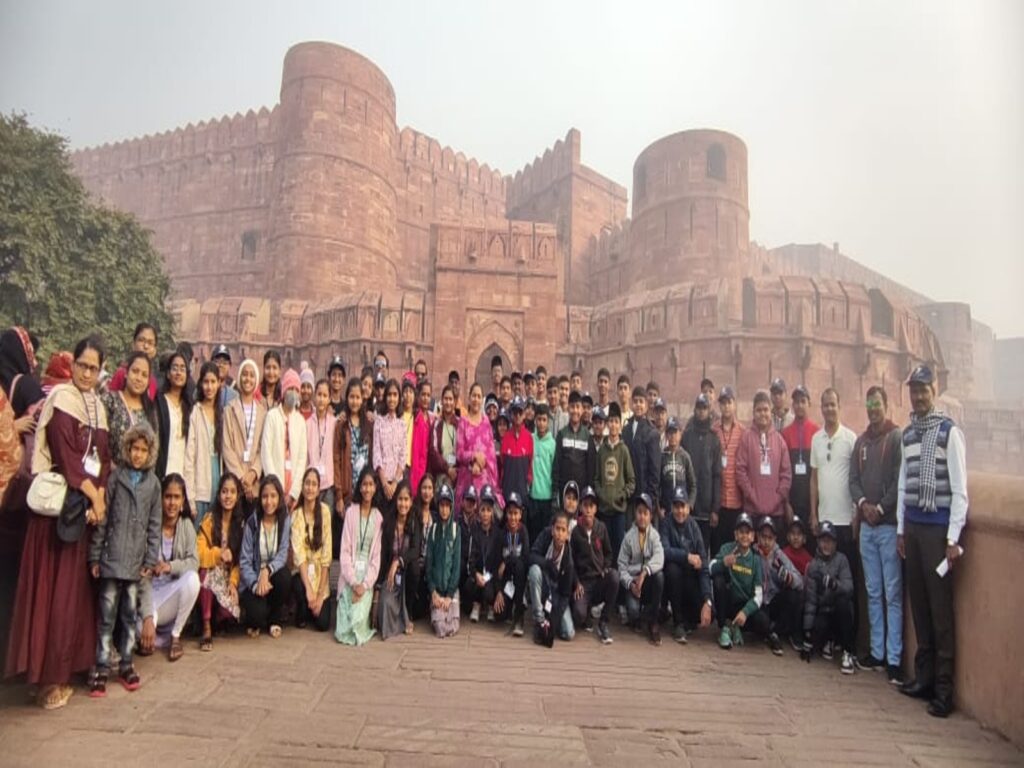 WhatsApp Image 2025 01 02 at 11.43.15 Heera Holiday Tours & Travels