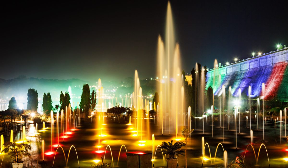 Why visit Brindavan Gardens Mysore f Heera Holiday Tours & Travels